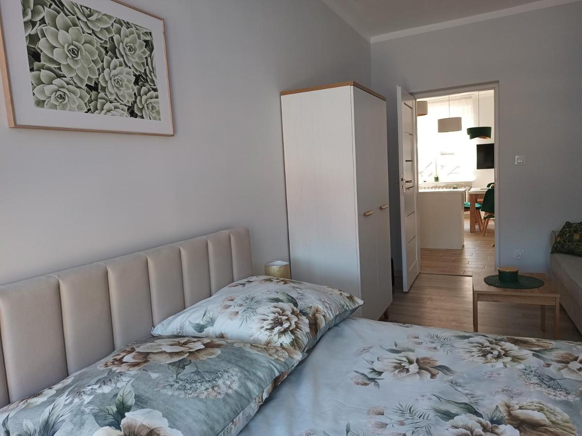 Szmaragdowy Apartament Przy Ulicy Opolskiej Tarnowskie Góry Exterior foto